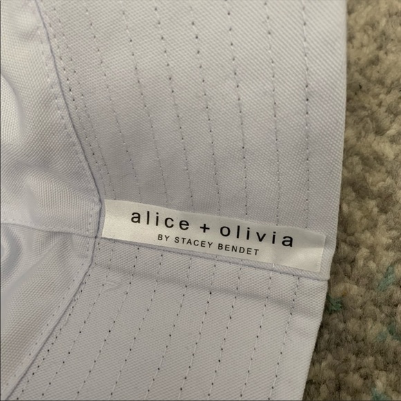 Alice + Olivia reversible bucket hat. Daisy print. NWT - Picture 10 of 10